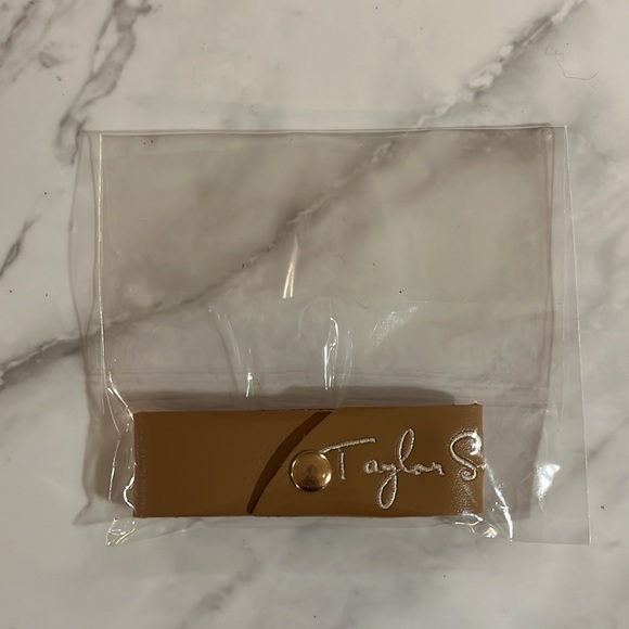 Taylor Swift Love Leather bracelet - Picture 13 of 13